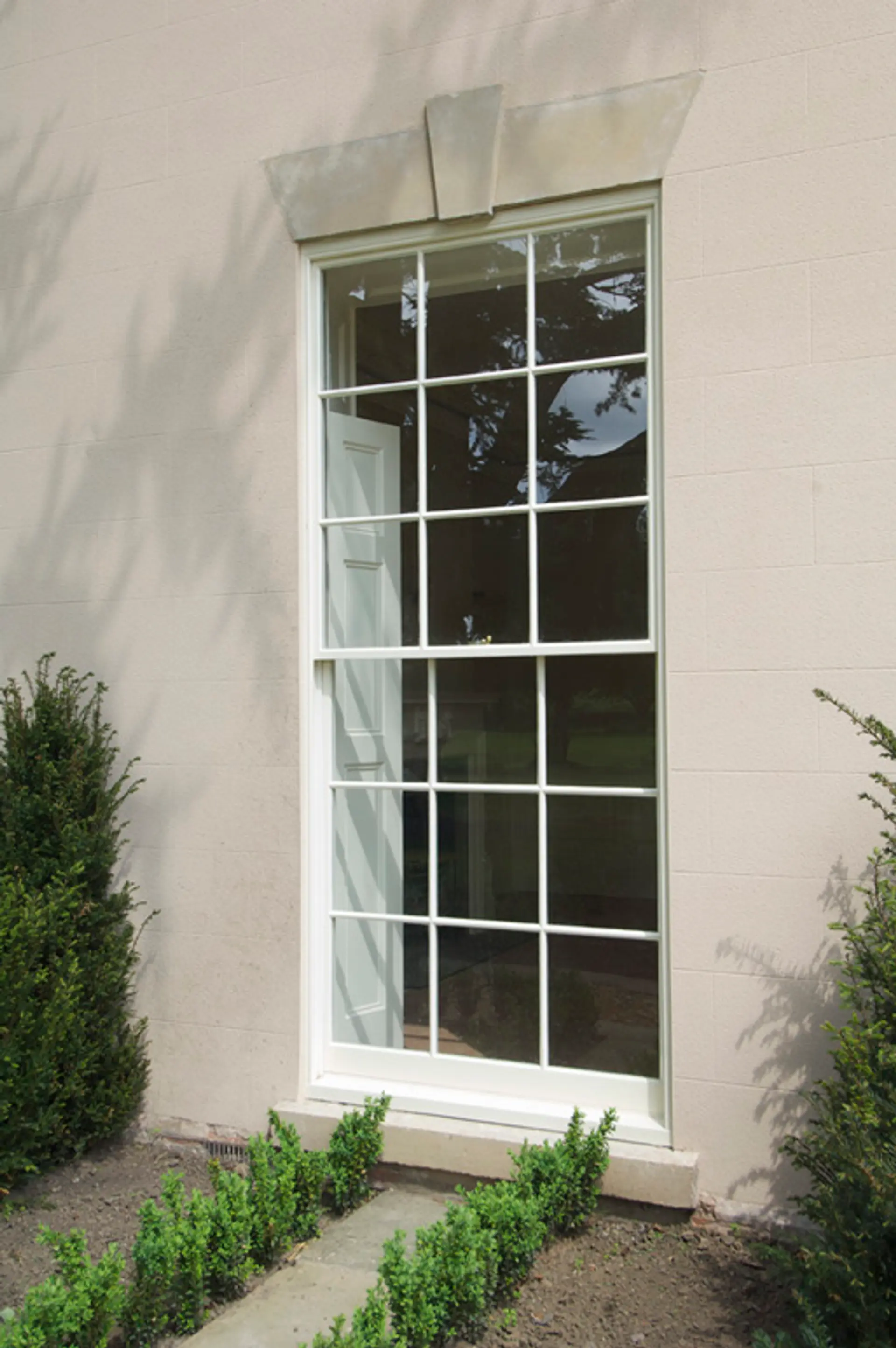 Sash Windows White Exterior 32 - Sash window in White