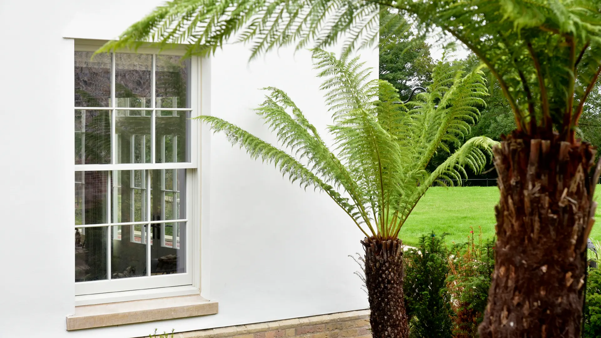 Sash Windows White Exterior 20 - Sash window in White