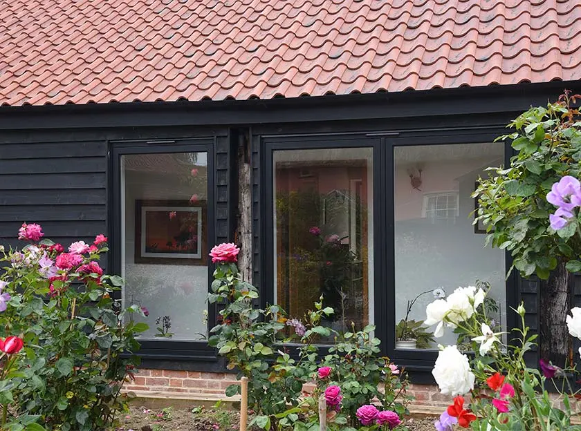 Barn Conversion in Suffolk Fuses Style with Substance