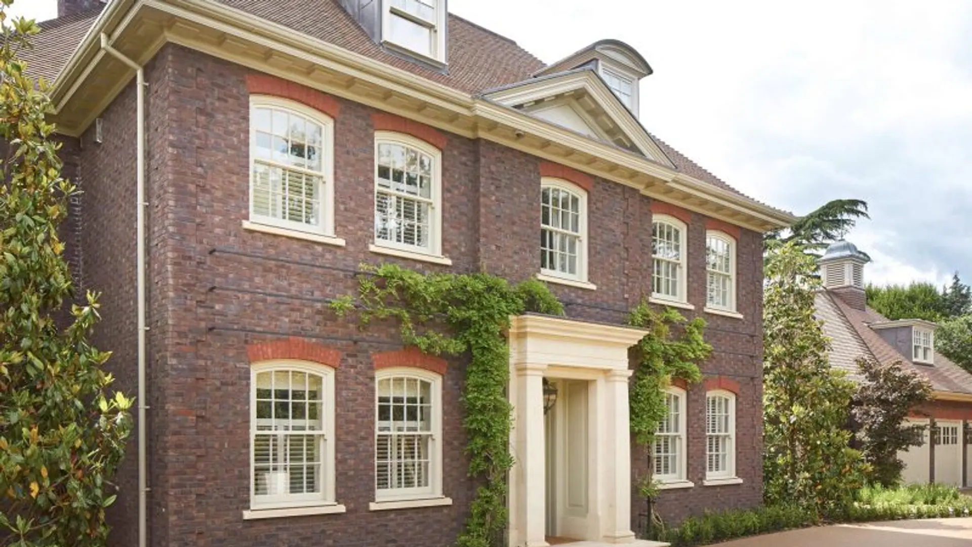 Spring sash window blue