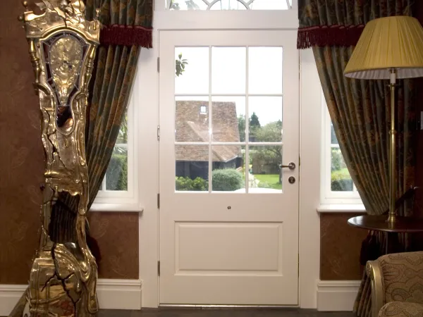 Single Door White Interior - Single door in White