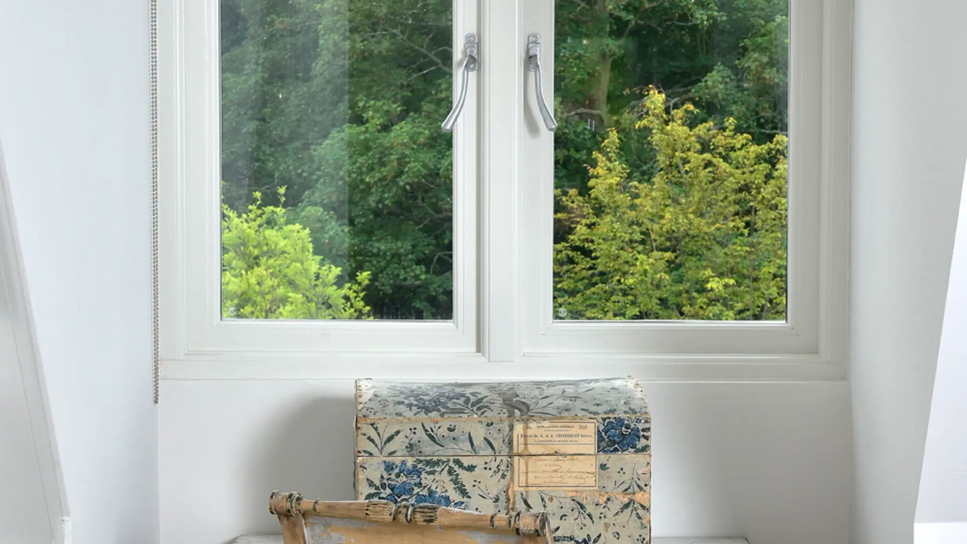 Casement Windows White Interior 11 - Casement window in White