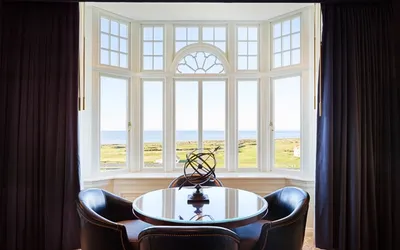 Can Sunlight Rot Timber Windows Over Time?