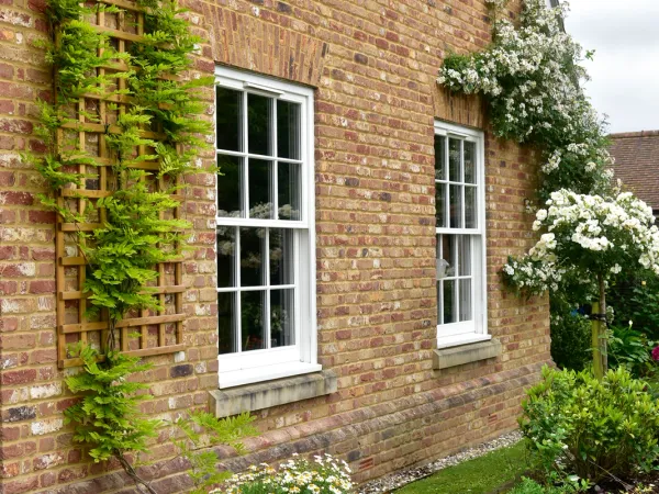 Sash Windows White Exterior 31 - Sash window in White