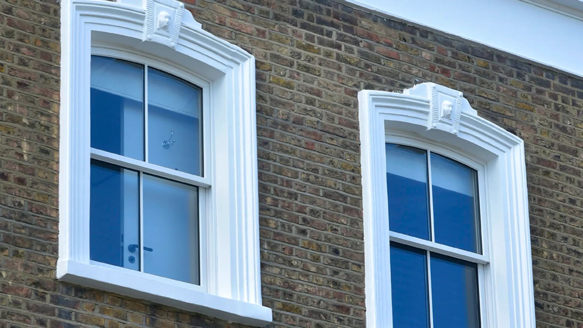 Sash Windows White Exterior 15 - Sash window in White