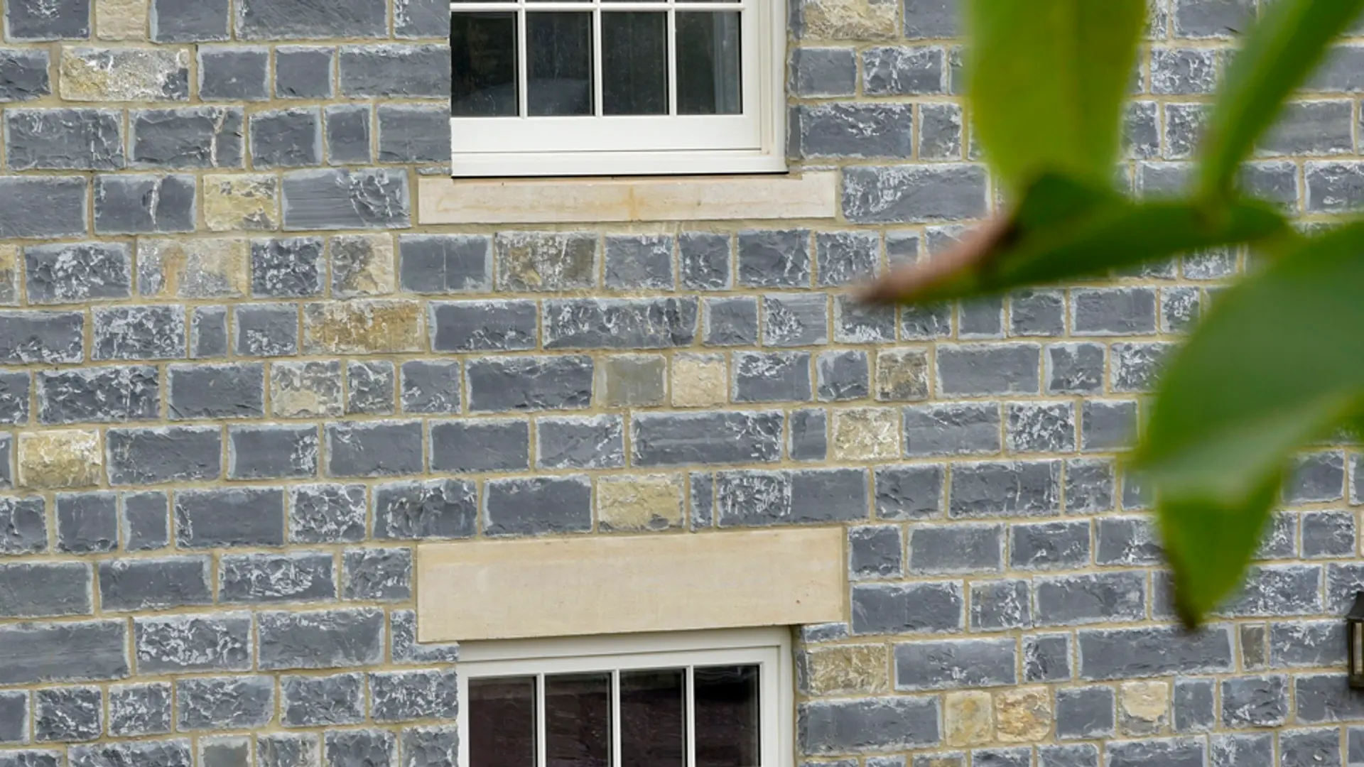 Sash Windows White Exterior 39 - Sash window in White