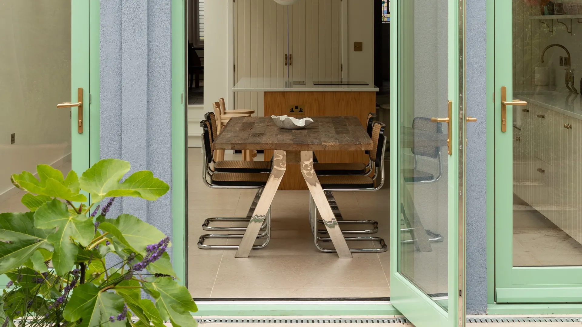 Single Door Green Exterior 4 - Single door in Green