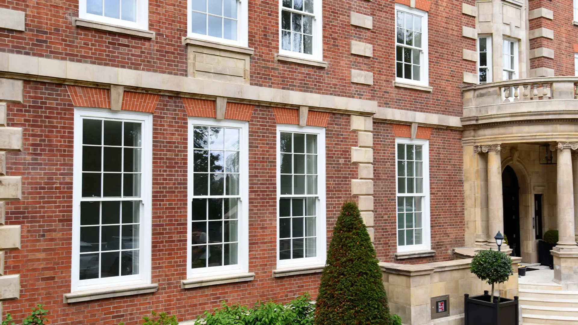 Sash Windows White Exterior 38 - Sash window in White