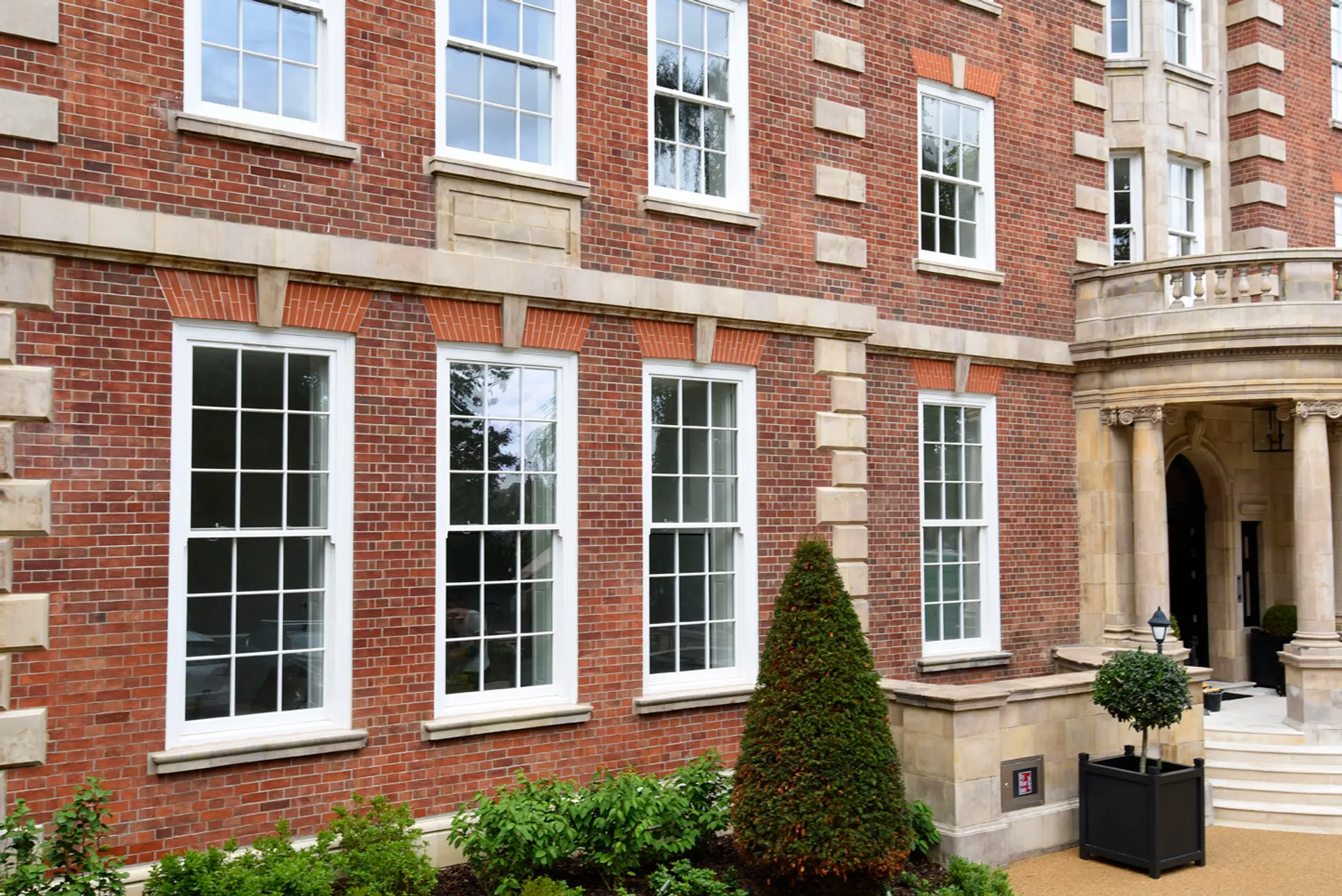 Sash Windows White Exterior 38 - Sash window in White