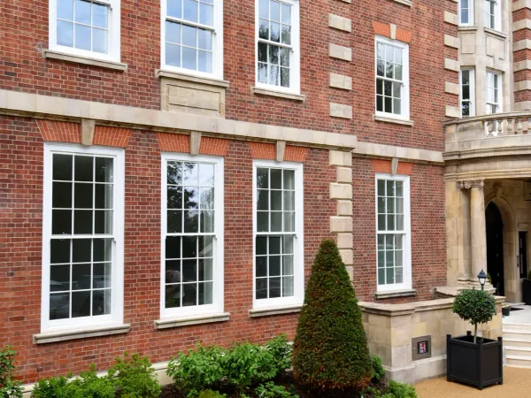 Sash Windows White Exterior 38 - Sash window in White