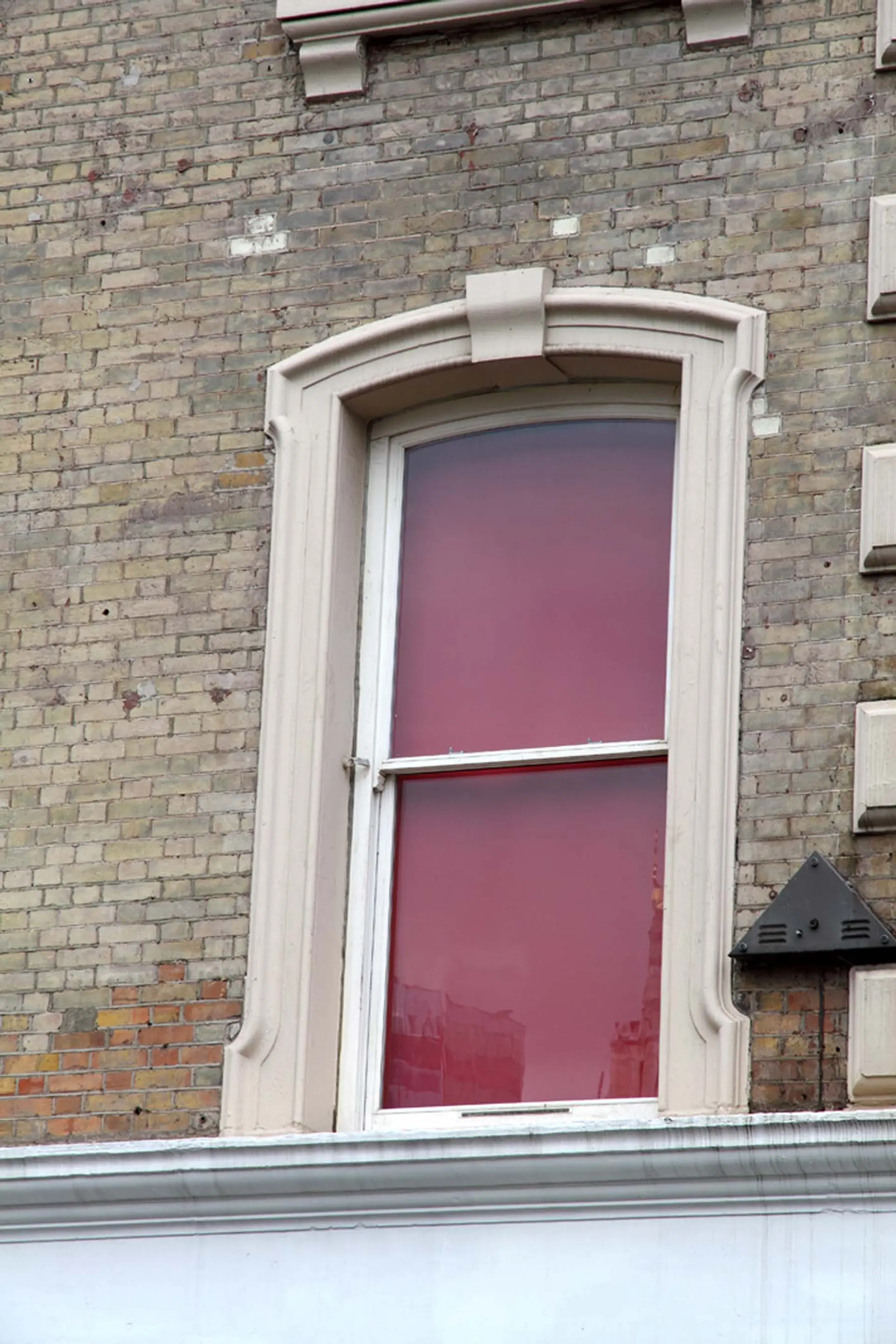 Sash Windows White Exterior 22 - Sash window in White
