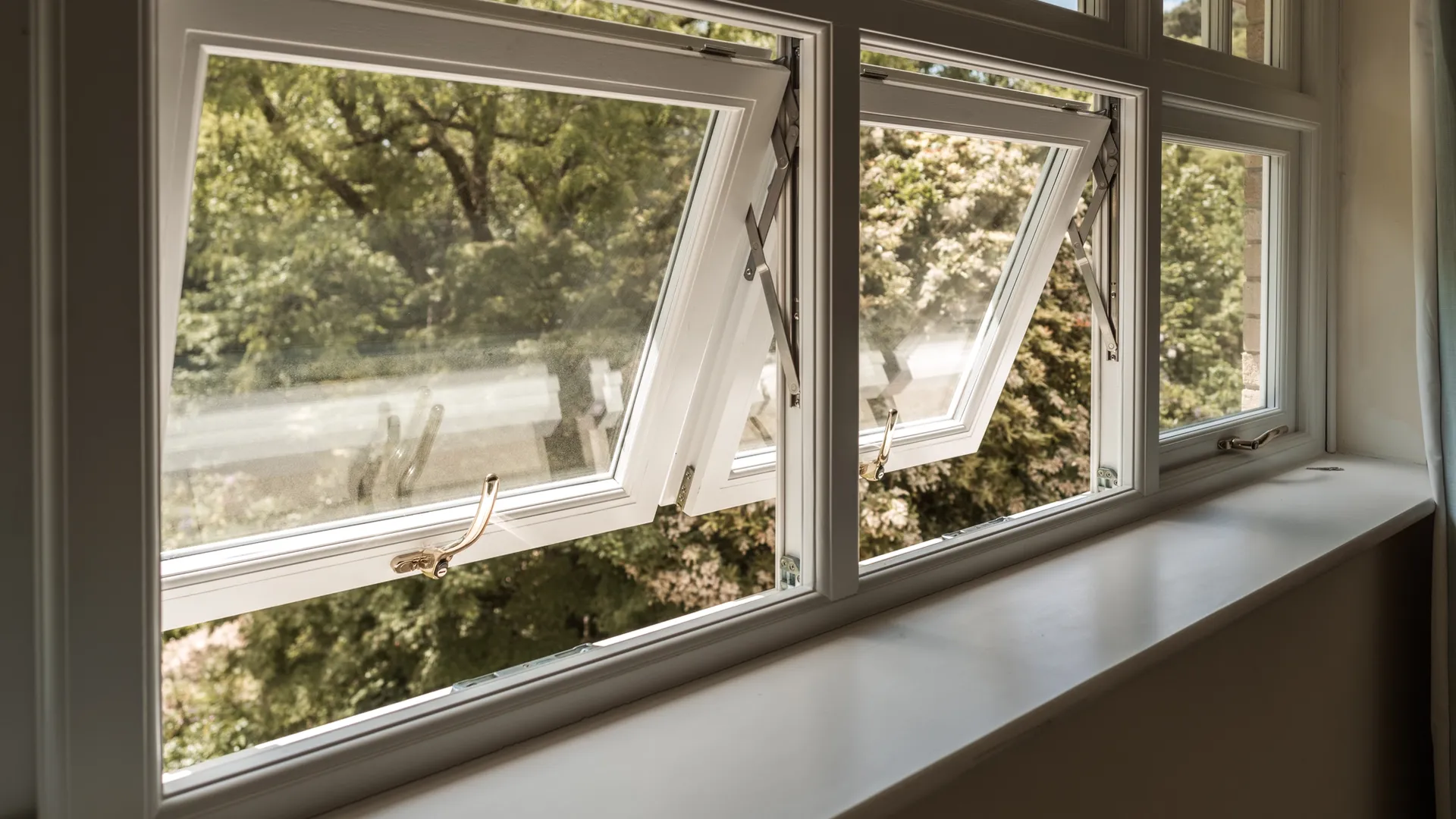 Casement Windows White Interior 13 - Casement window in White