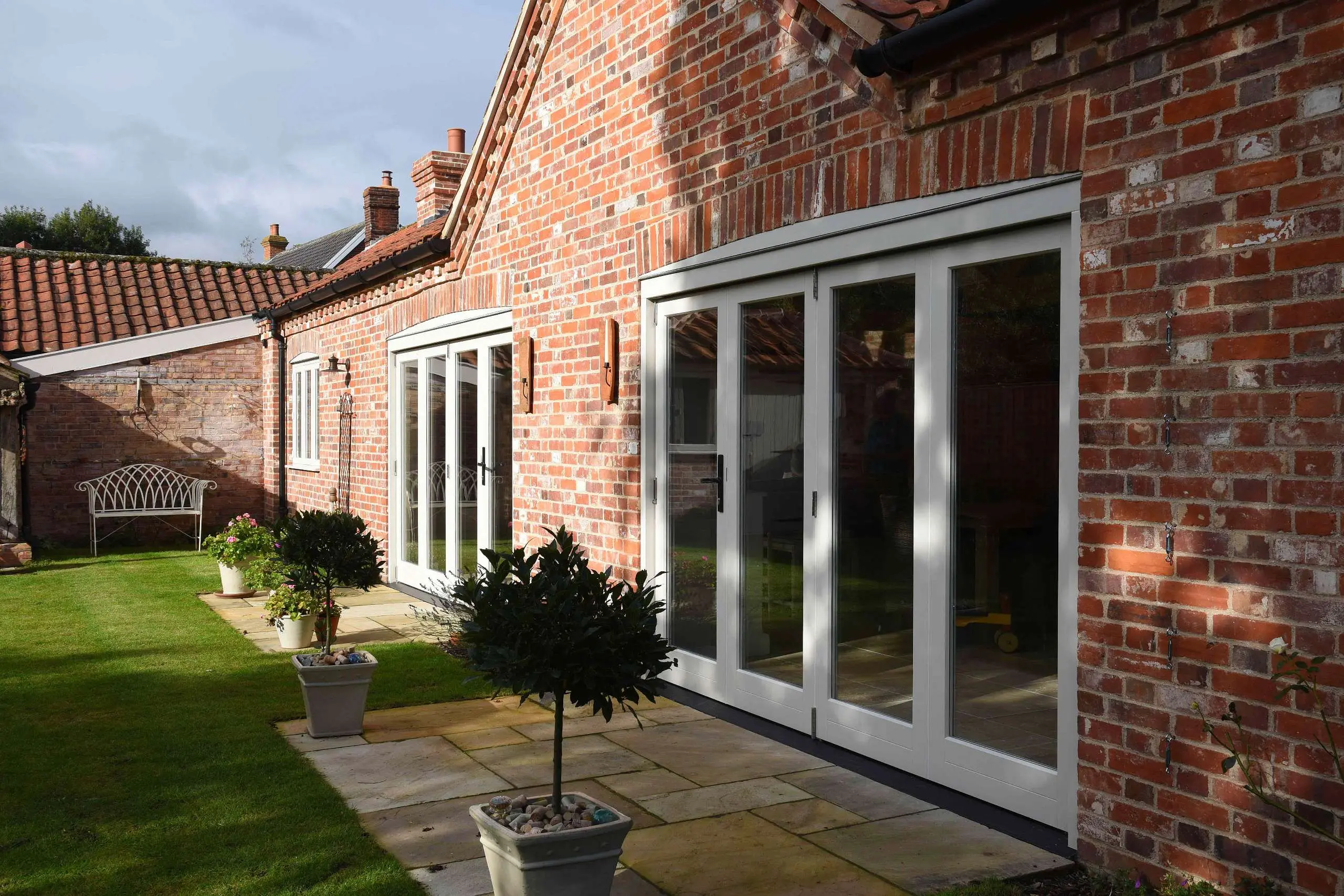 mumford-and-wood-timber-bifold-doors-from-the-conservation-range_23