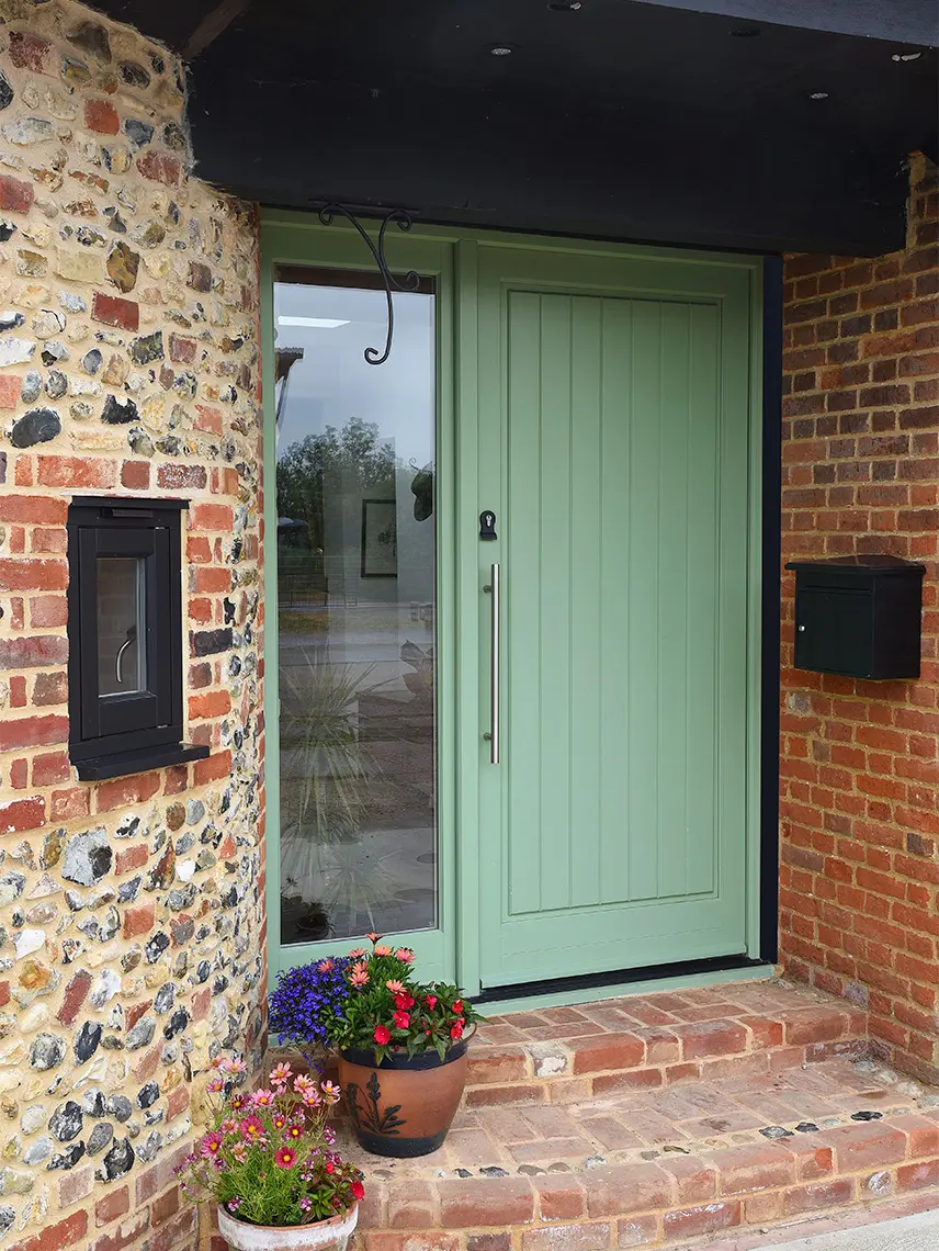 Barn Conversion in Suffolk Fuses Style with Substance