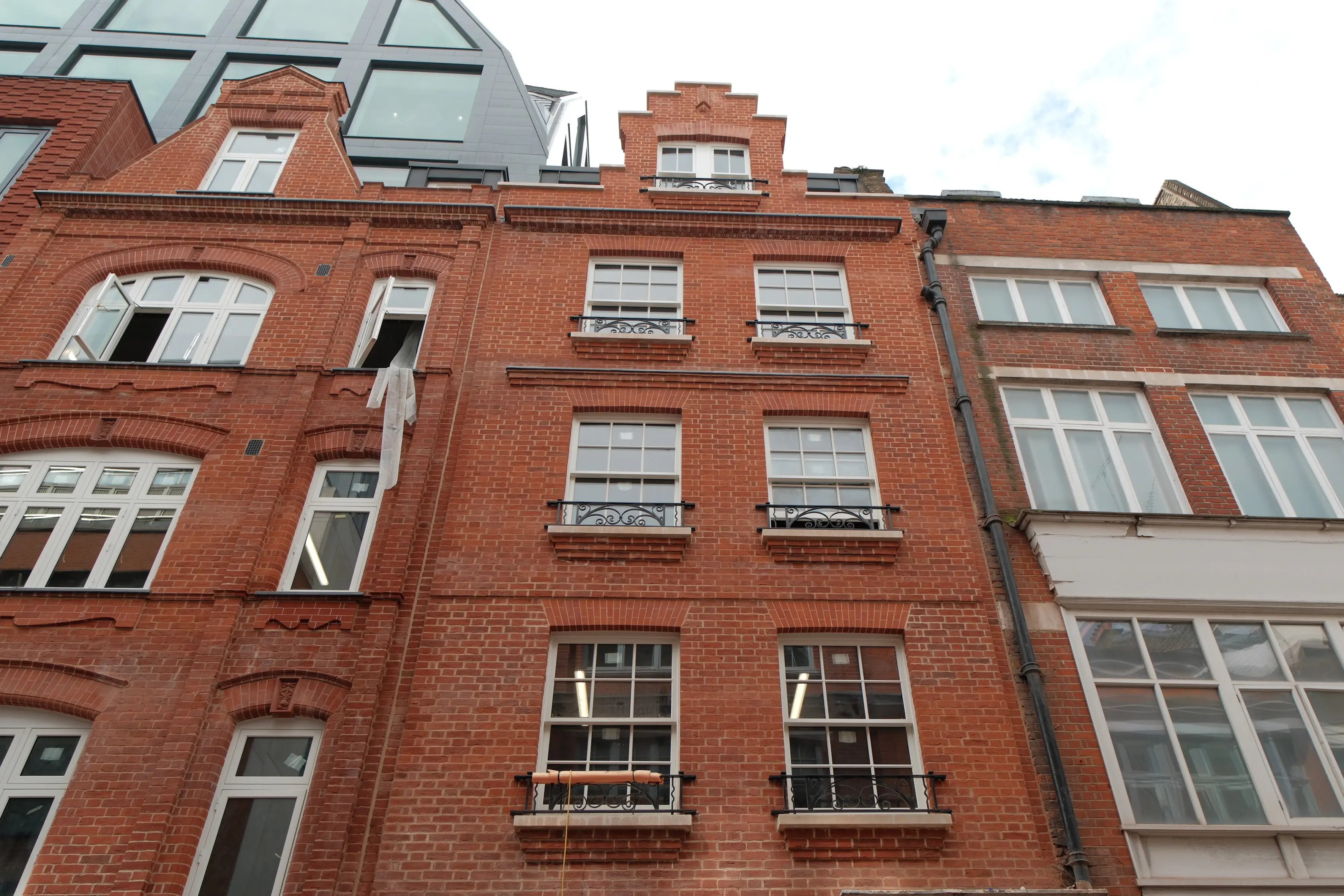 piccadilly circus timber windows