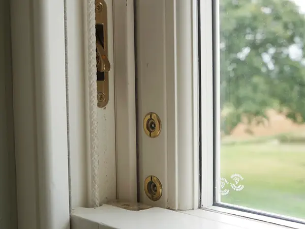 Sash Windows White Interior 15 - Sash window in White