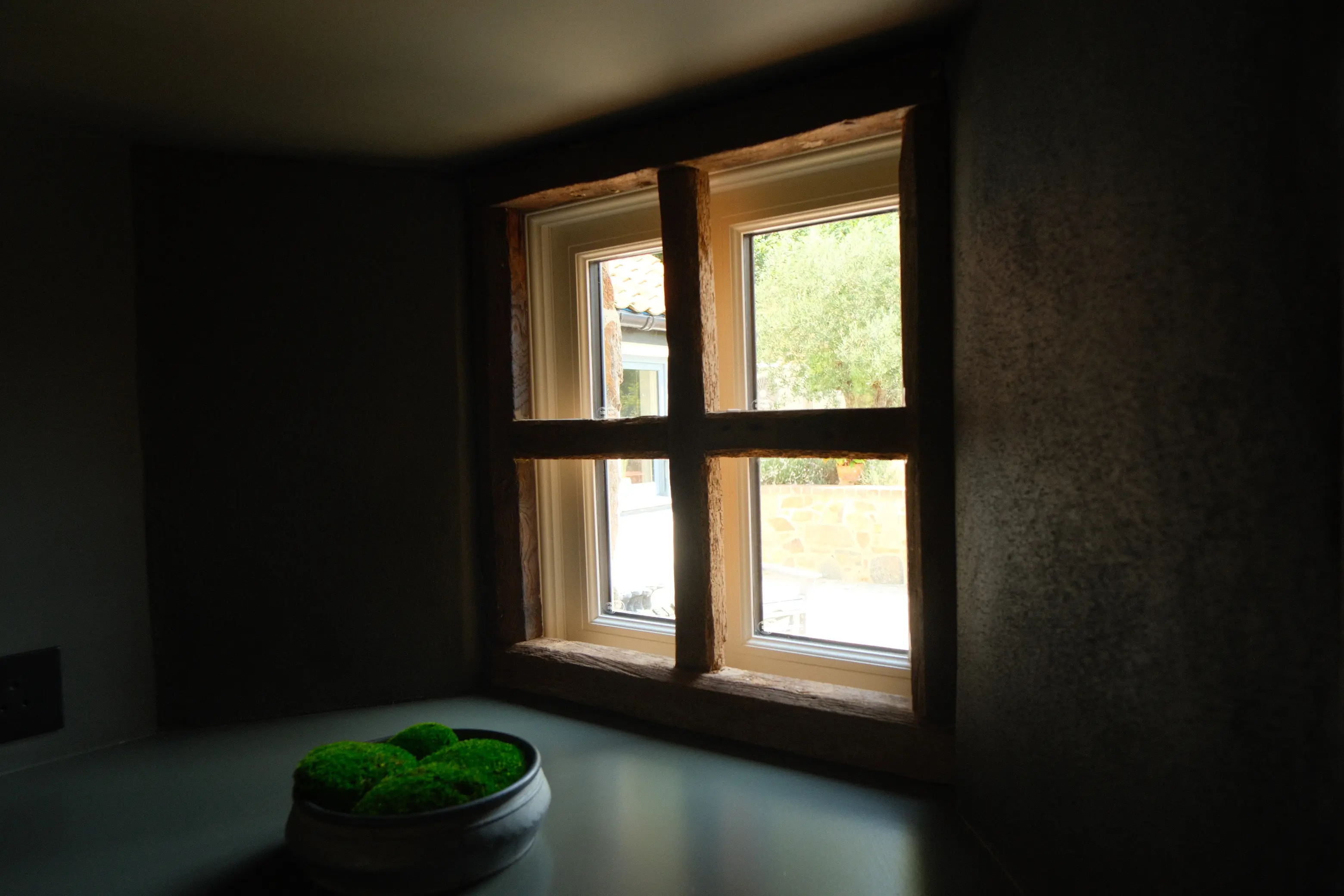 Darren_window3