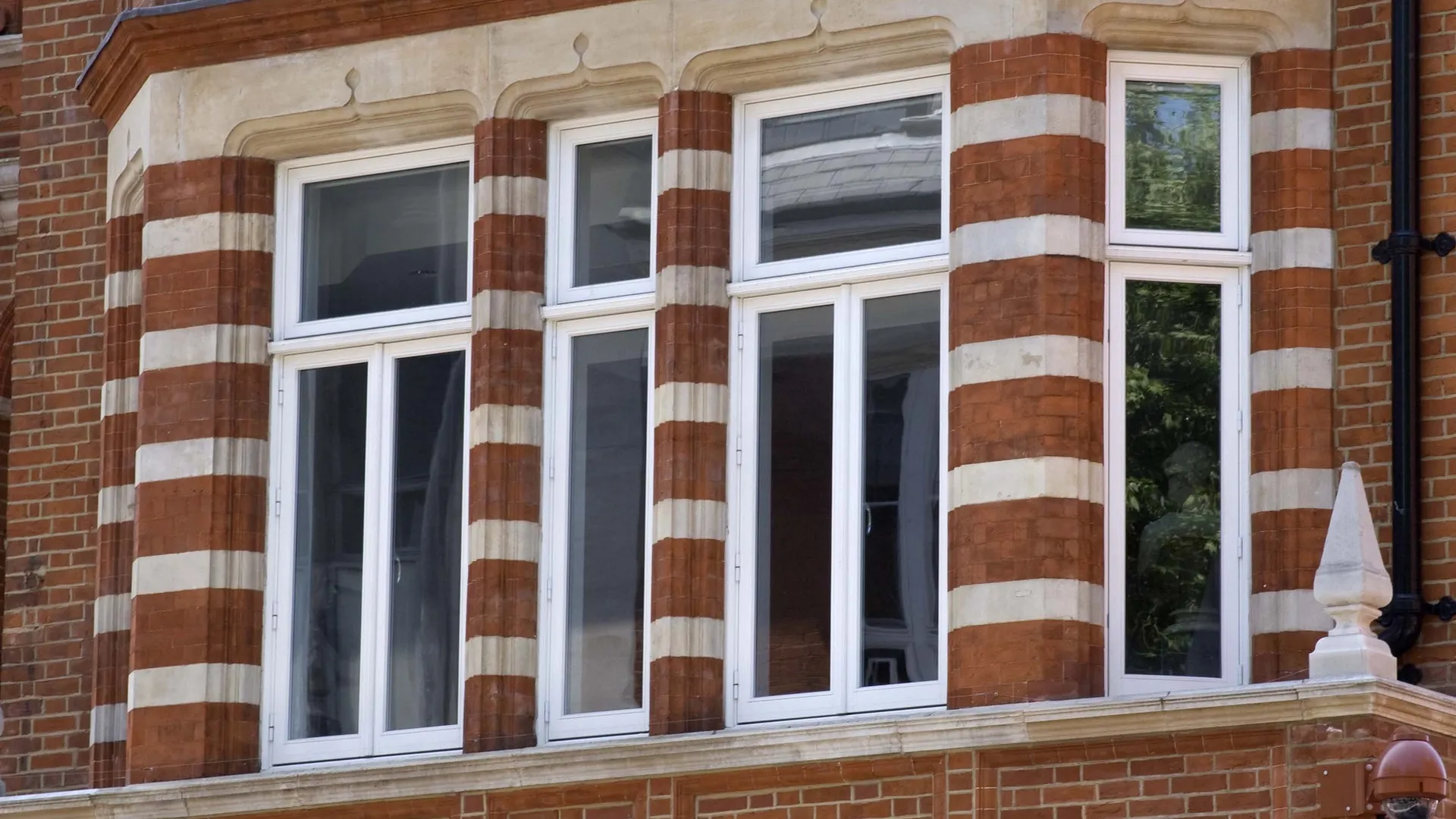 Casement Windows White Exterior 18 - Casement window in White