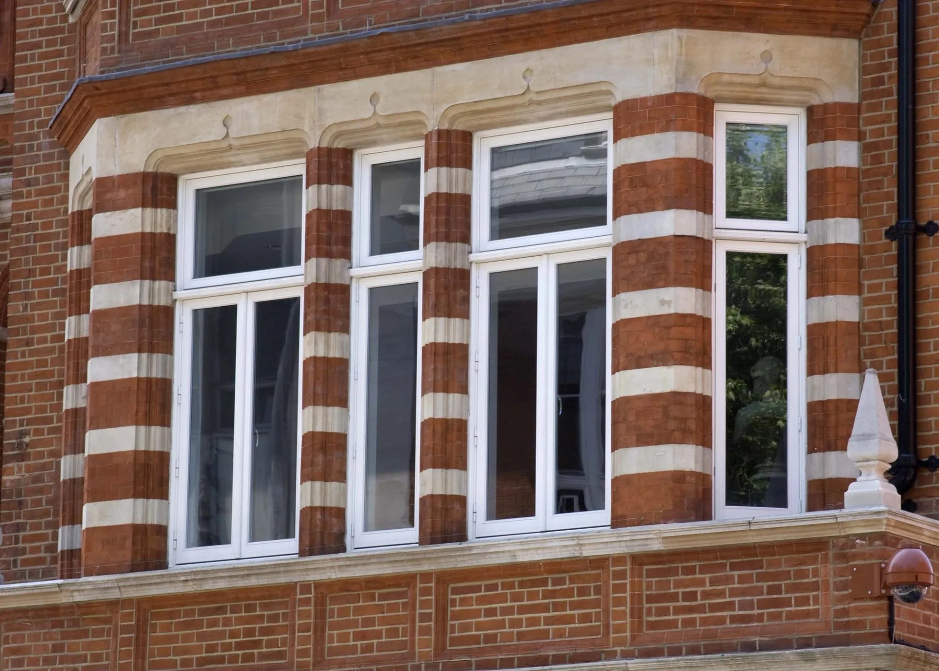 Casement Windows White Exterior 18 - Casement window in White