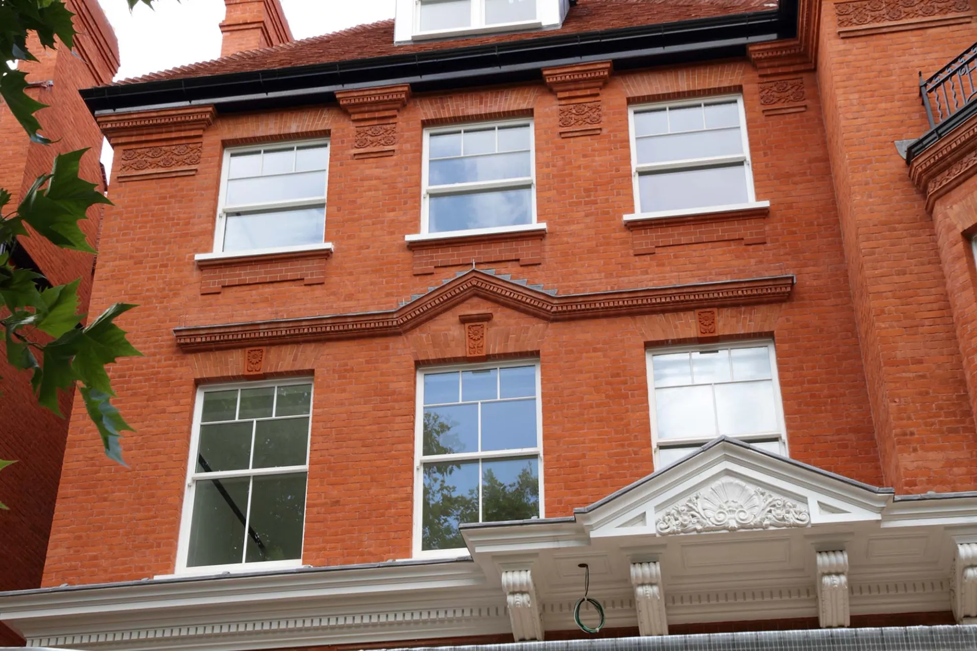 Sash Windows White Exterior 36 - Sash window in White