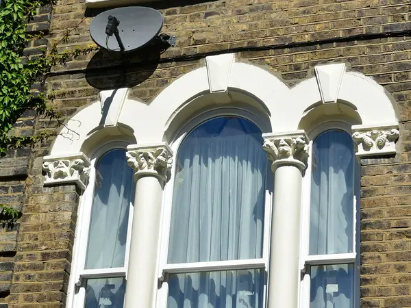 Sash Windows White Exterior 23 - Sash window in White