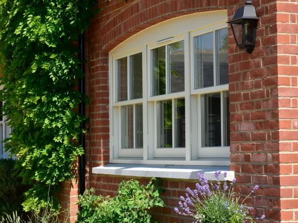 Sash Windows White Exterior 84 - Sash window in White
