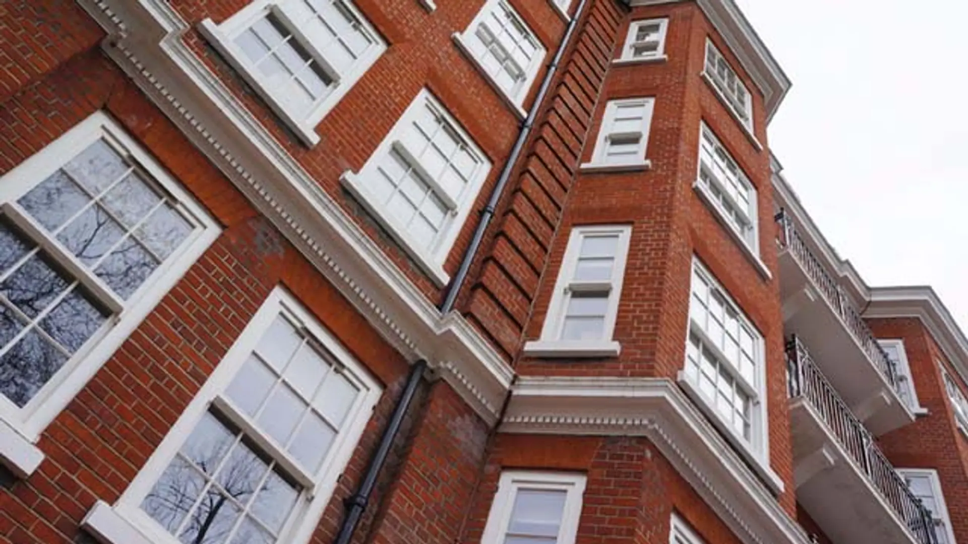 Sash Windows White Exterior 64 - Sash window in White