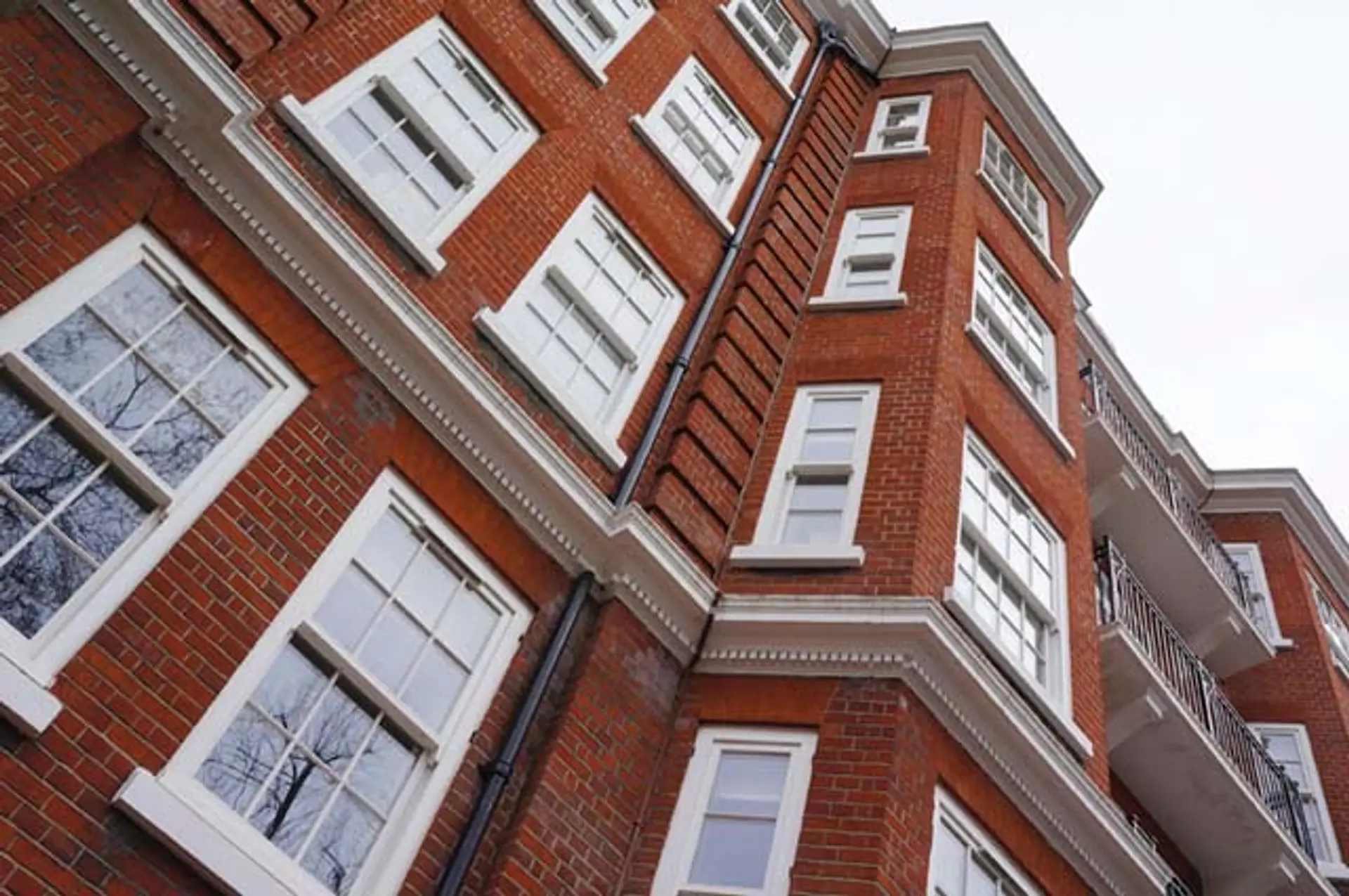 Sash Windows White Exterior 64 - Sash window in White