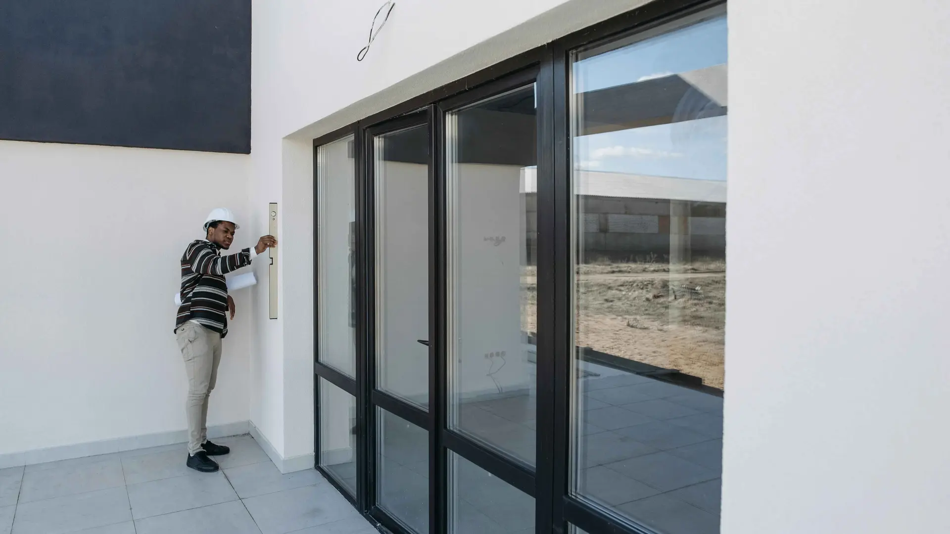 BUILDERS & CONTRACTORS