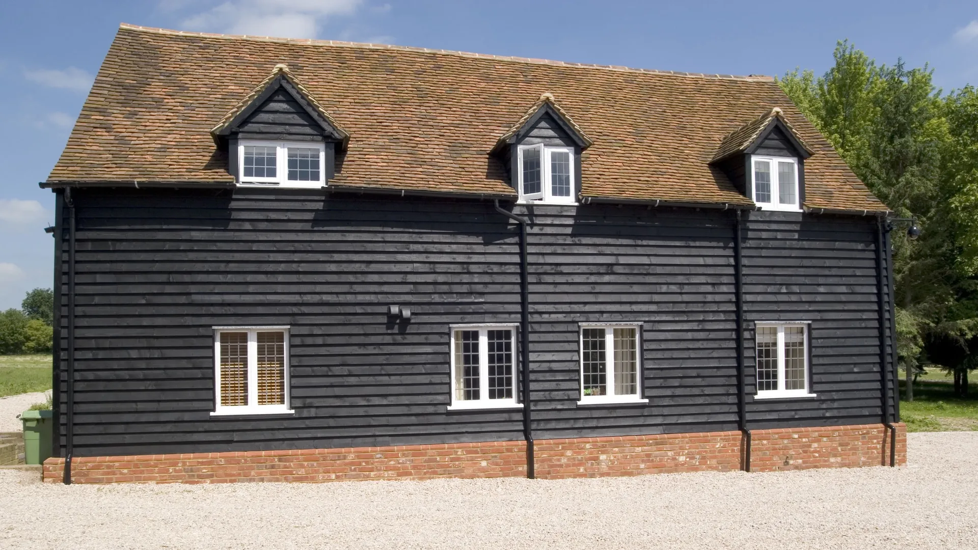 Casement Windows White Exterior 3 - Casement window in White