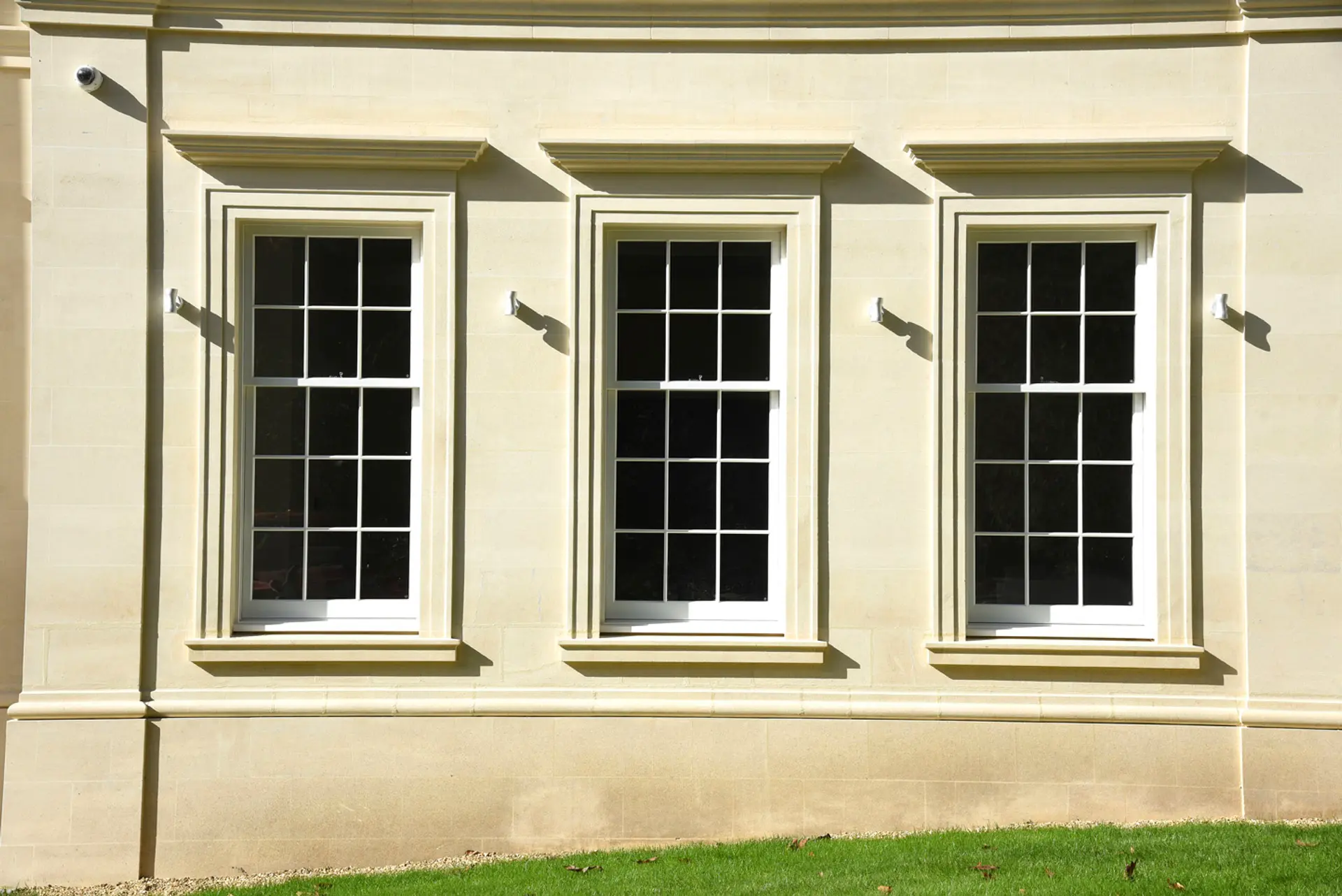 Sash Windows White Exterior 69 - Sash window in White