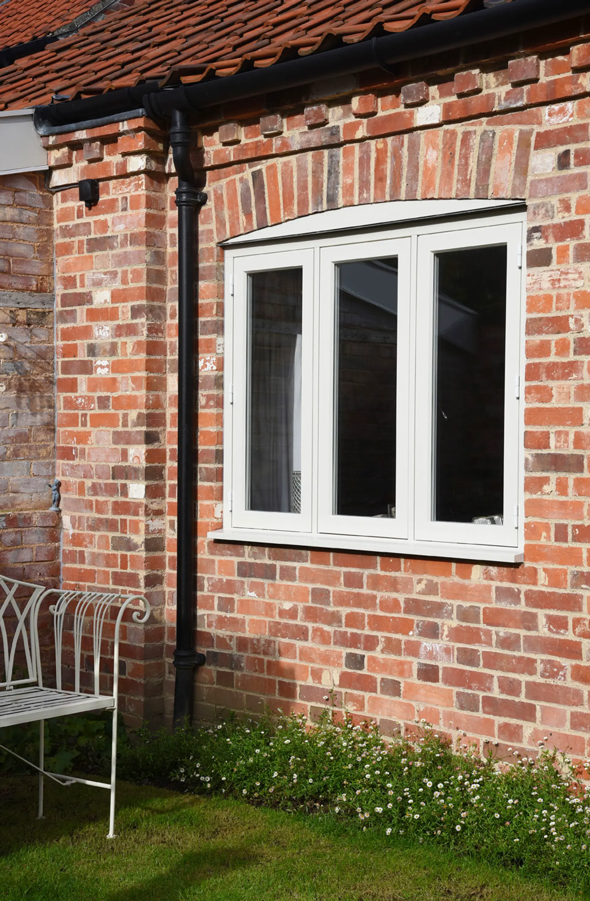 Casement Windows White Exterior 24 - Casement window in White