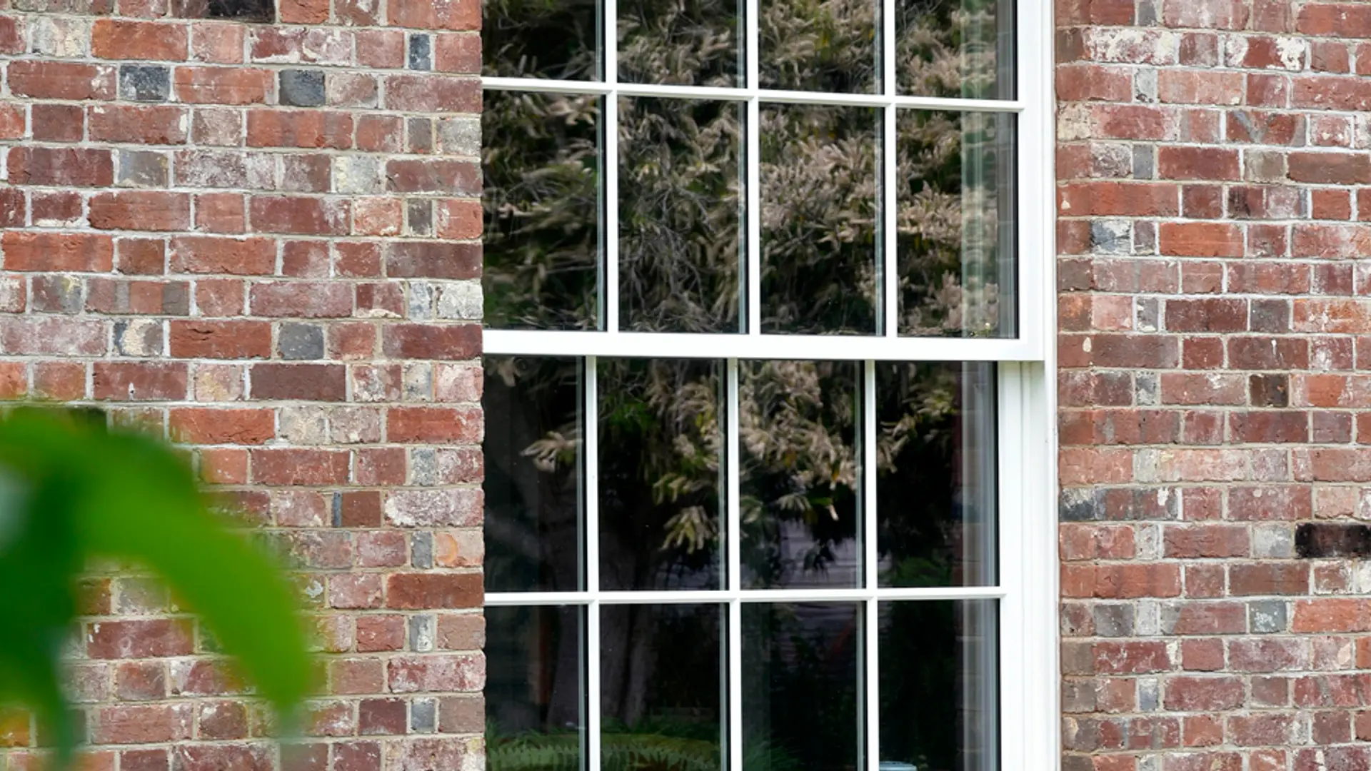 Sash Windows White Exterior 14 - Sash window in White