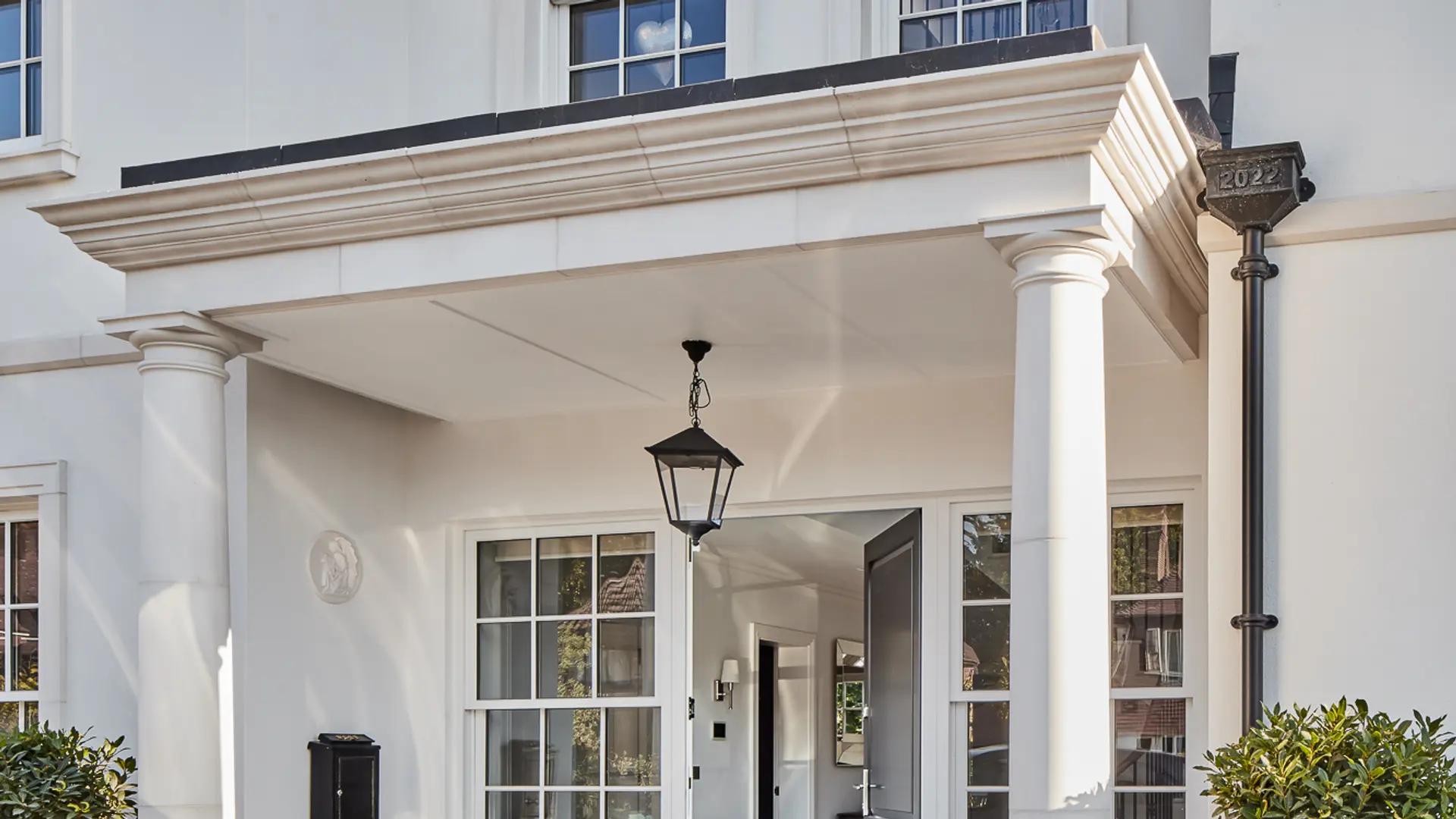 Sash Windows White Exterior 47 - Sash window in White