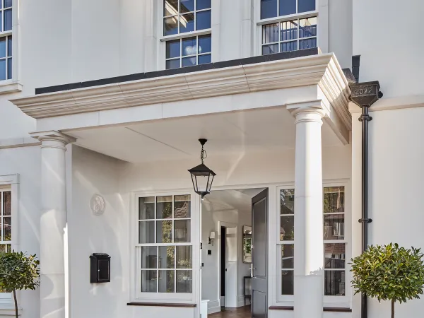 Sash Windows White Exterior 47 - Sash window in White