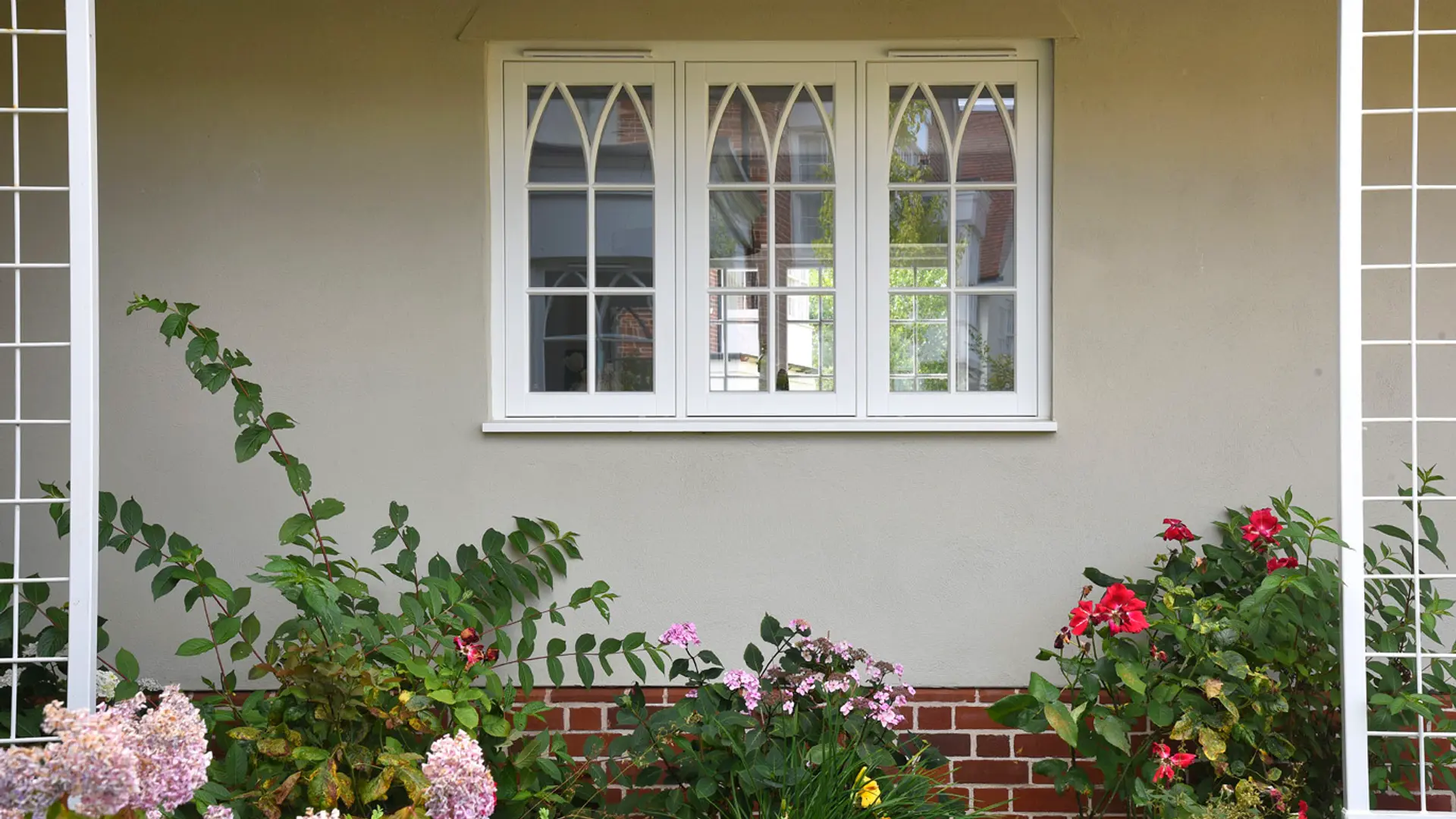 Casement Windows White Exterior 12 - Casement window in White