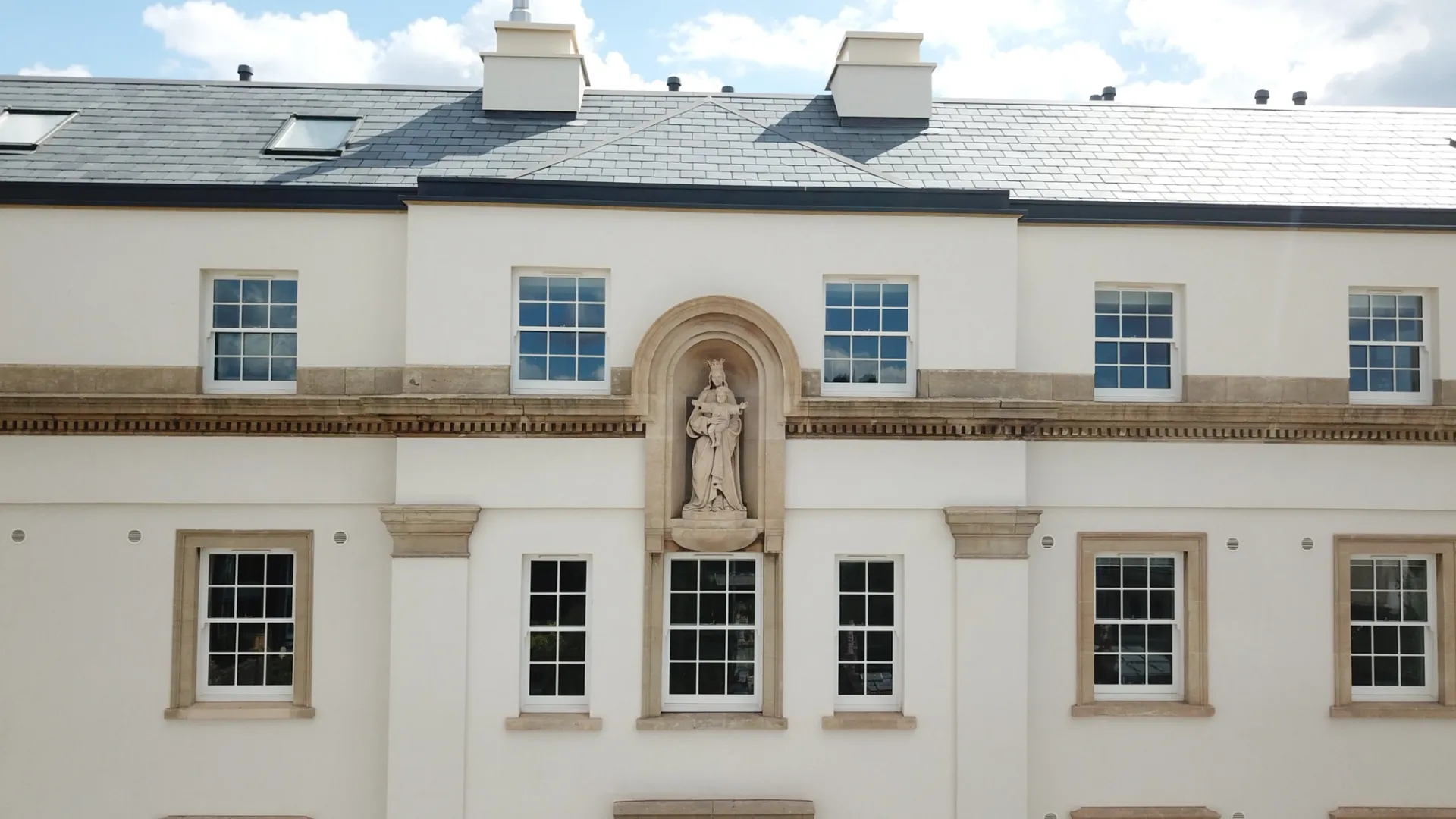 Sash Windows White Exterior 29 - Sash window in White