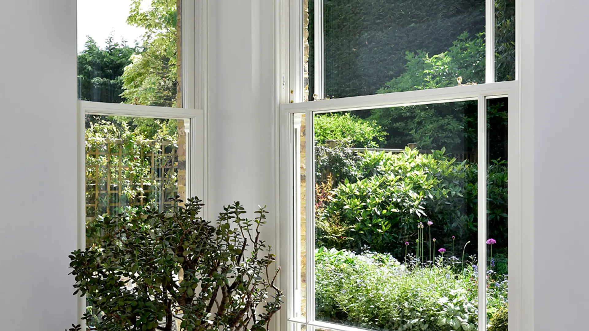 Sash Windows White Interior 4 - Sash window in White
