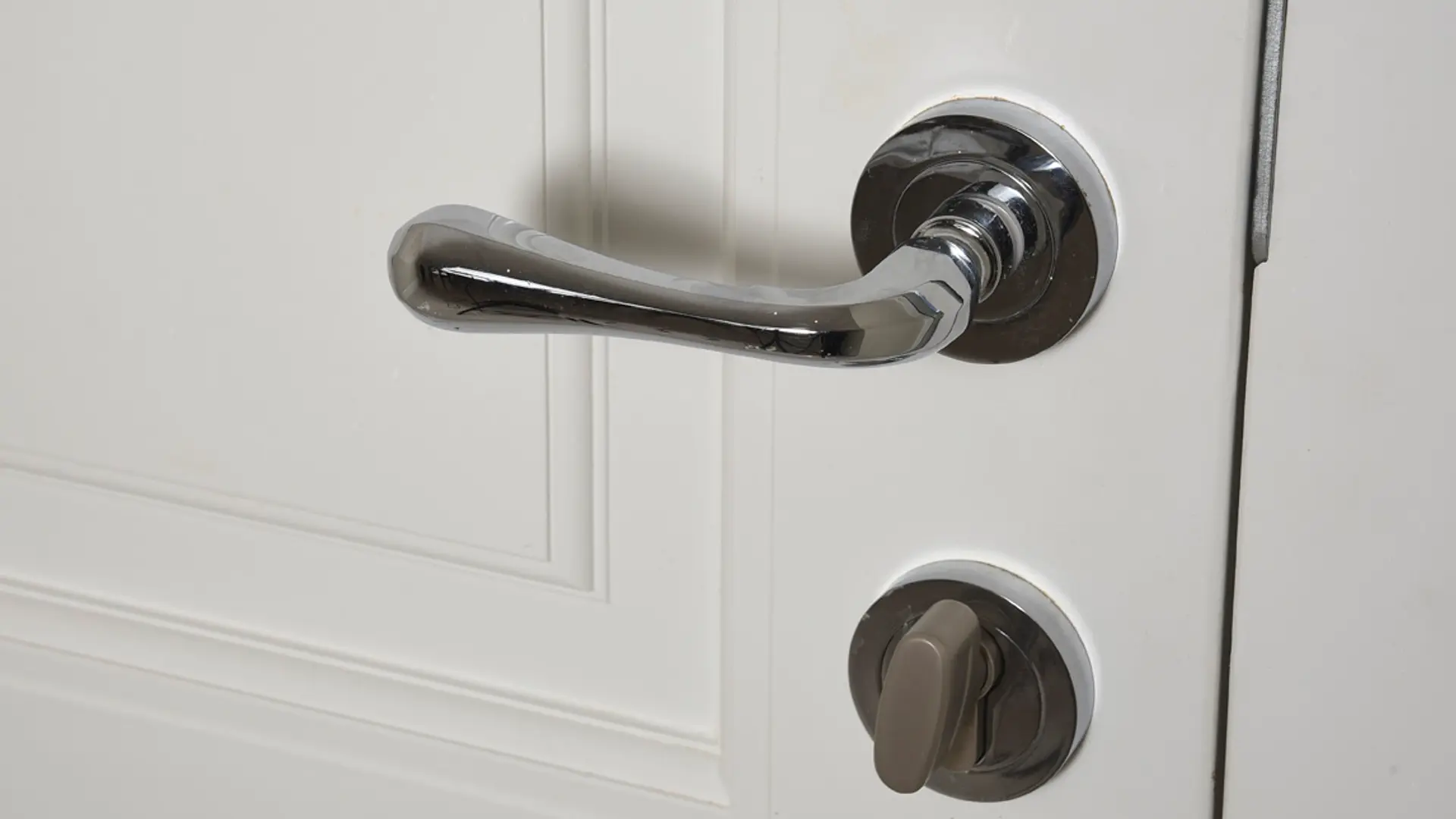 Mumford & Wood Ironmongery Polished Chrome Entrance Door 21 - in