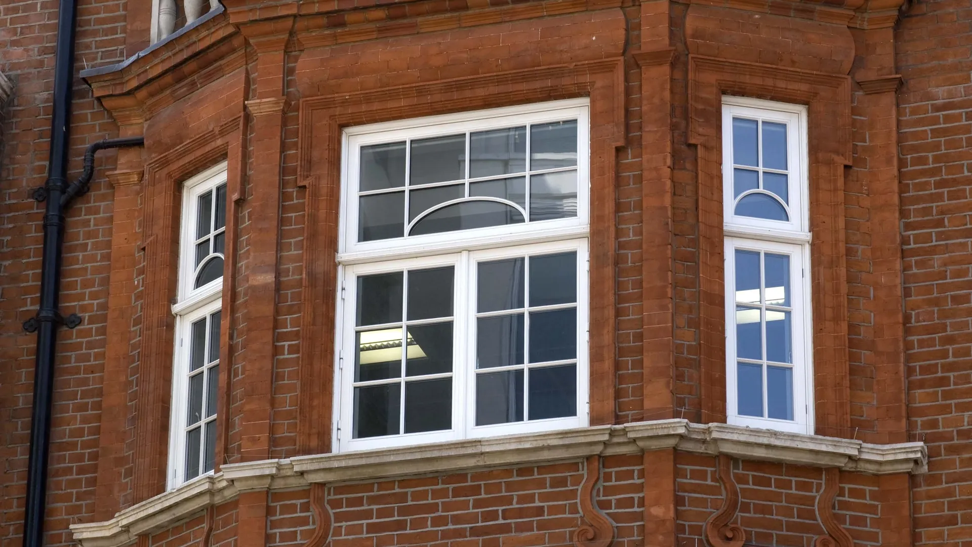 Casement Windows White Exterior 20 - Casement window in White