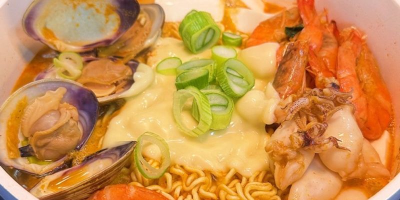 韓式海鮮泡菜公仔麵