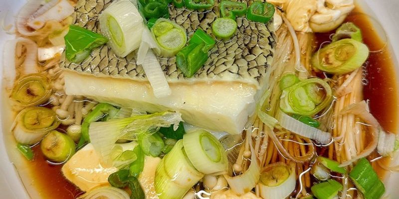 清蒸白鱈魚配金菇豆腐