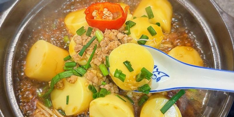 醬汁玉子豆腐金菇煲