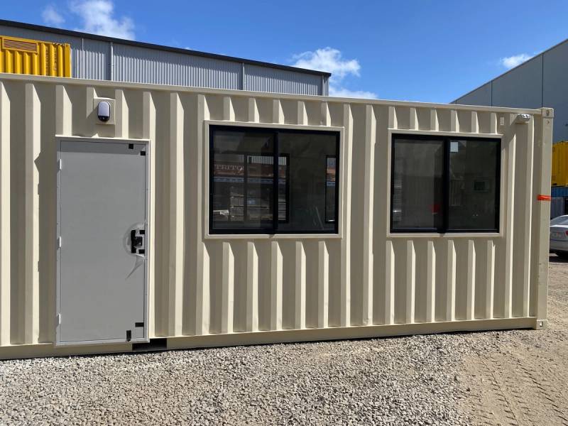 The 40ft half site office, half storage container