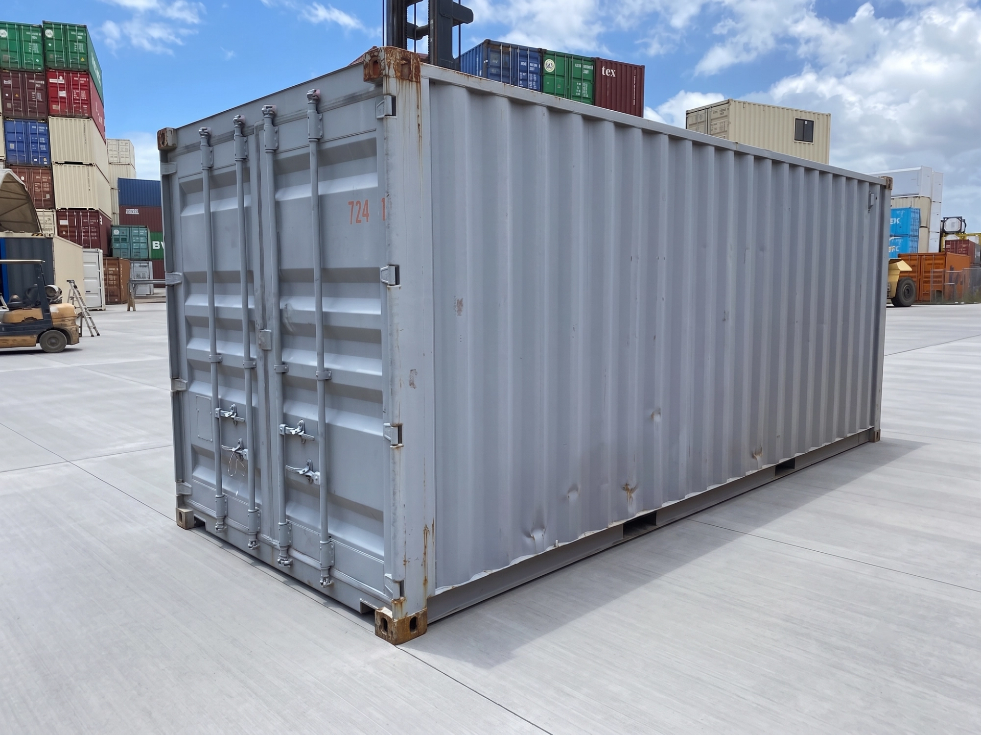 Grade 5–7 shipping container — Near New