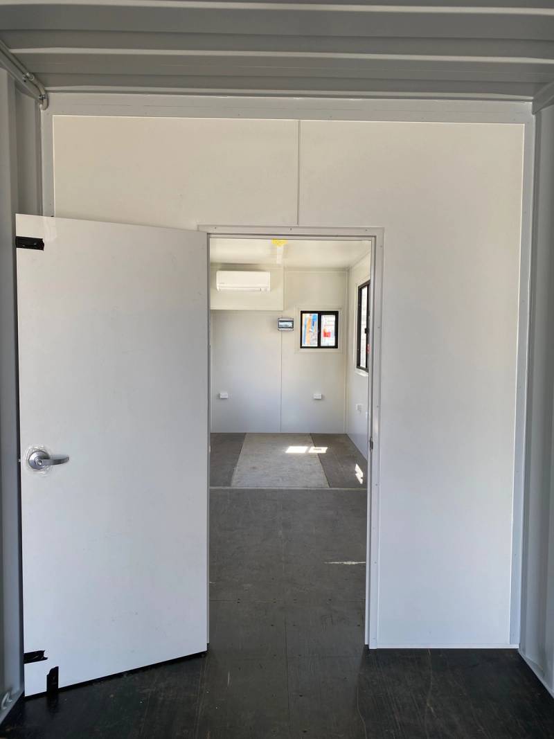 The 40ft half site office, half storage container