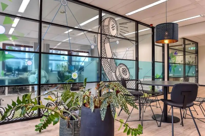 Glazen wand met bedrukking — Partell