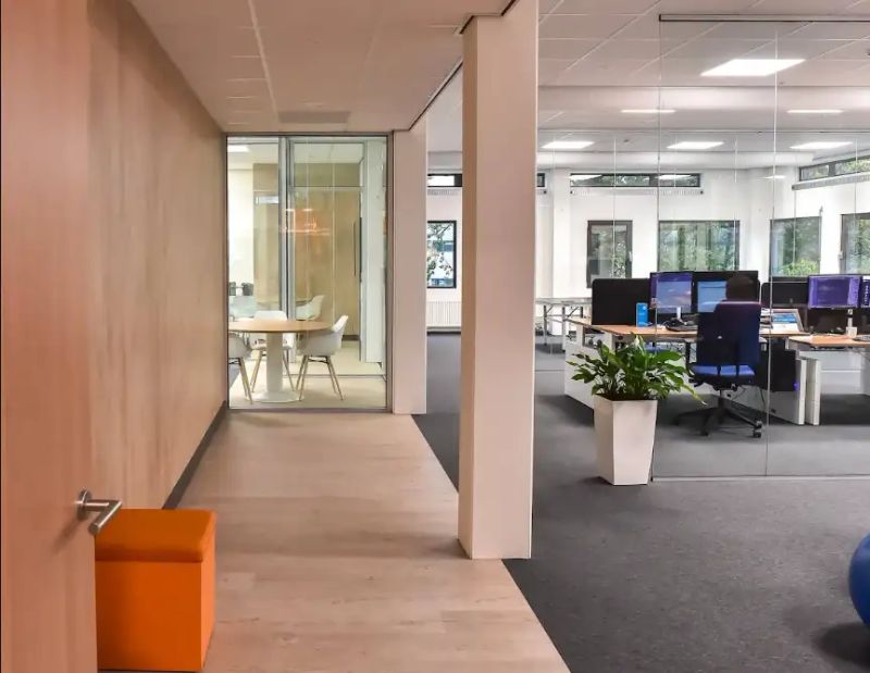 Systeemwand dicht en glas — Akyla