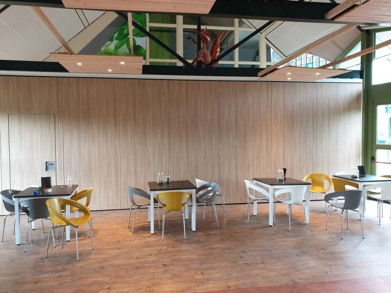 Paneelwand in houtlook — Camping de Reeënwissel