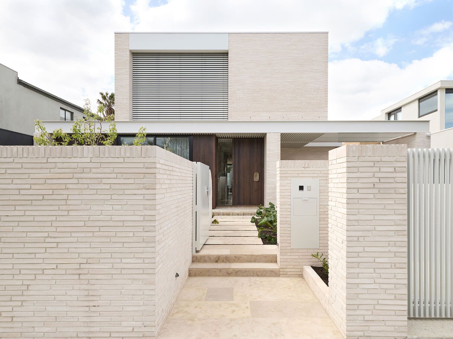 Modern, Custom design Thomas Archer Facade